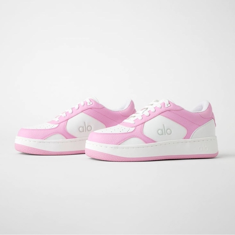 ALO Men's Pink and White Low-Top Sneakers